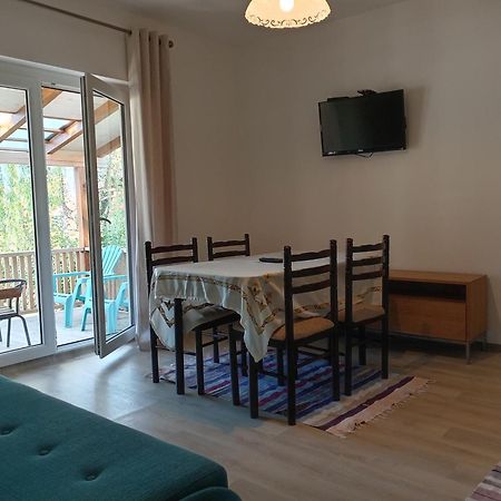 Apartman Otvoreno Polje Apartment อารันเยโลวัคส์ ภายนอก รูปภาพ